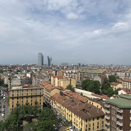 Monolocale Con Vista Su Milano Apartamento Exterior foto
