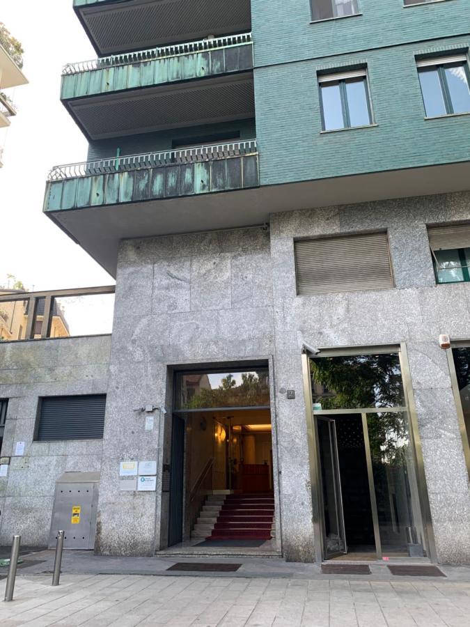 Monolocale Con Vista Su Milano Apartamento Exterior foto